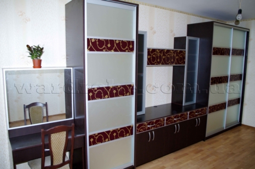 гостиная со шкафом купе