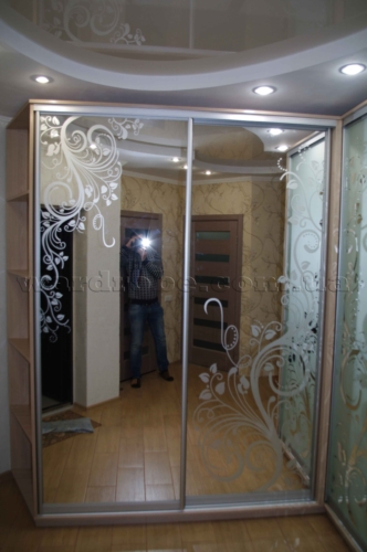 угловой шкаф купе в прихожую, левая сторона 2