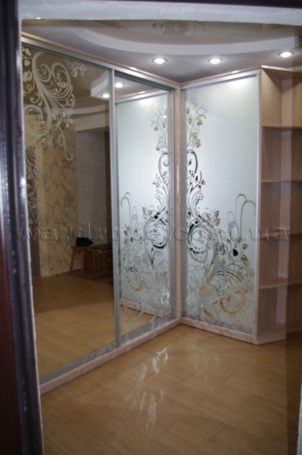 угловой шкаф купе в прихожую